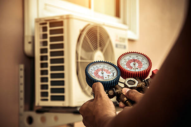 Professional Hvac Repair technician working in Chatfield, TX